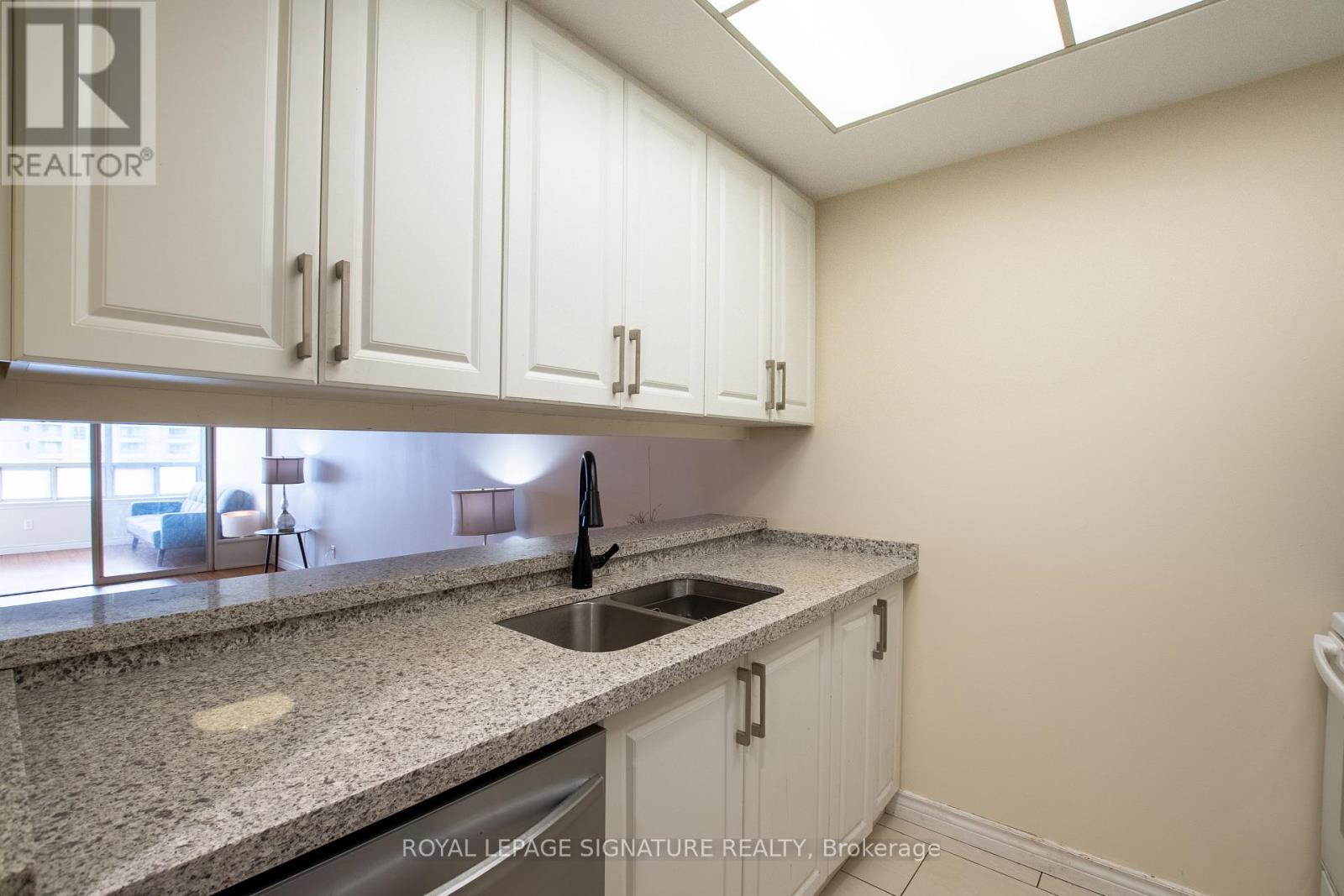 1604 - 7 Bishop Avenue, Toronto, Ontario M2M 4J4 - Photo 4 - C12663694