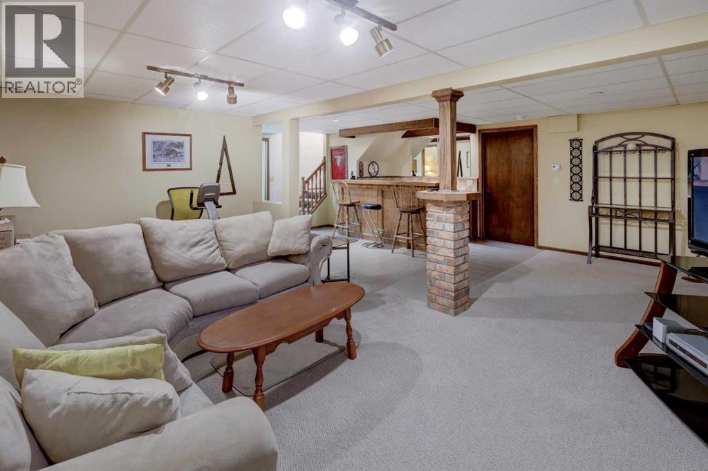 755 Strathcona Drive Sw, Calgary, Alberta  T3H 1P2 - Photo 32 - A2275767