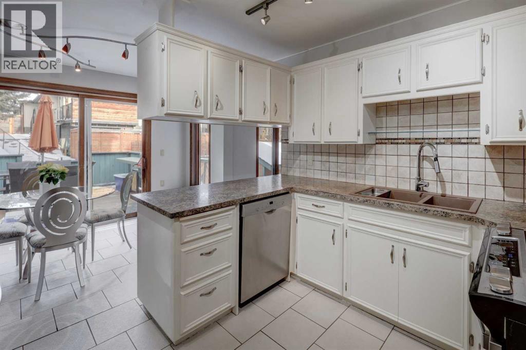 755 Strathcona Drive Sw, Calgary, Alberta  T3H 1P2 - Photo 9 - A2275767