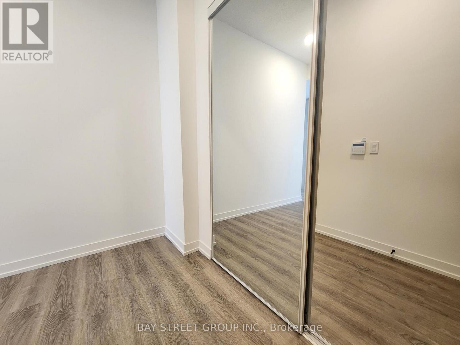 3009 - 8 Interchange Way, Vaughan, Ontario  L4K 0R2 - Photo 6 - N12628310