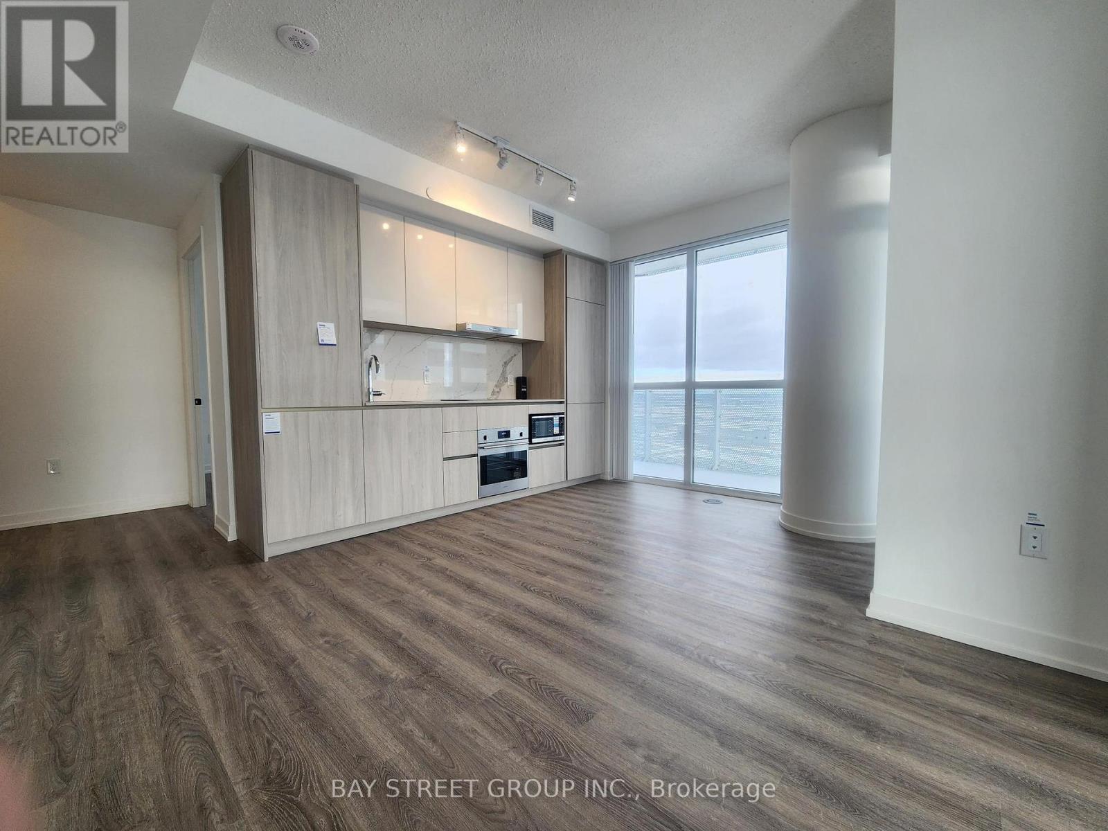 3009 - 8 Interchange Way, Vaughan, Ontario  L4K 0R2 - Photo 7 - N12628310