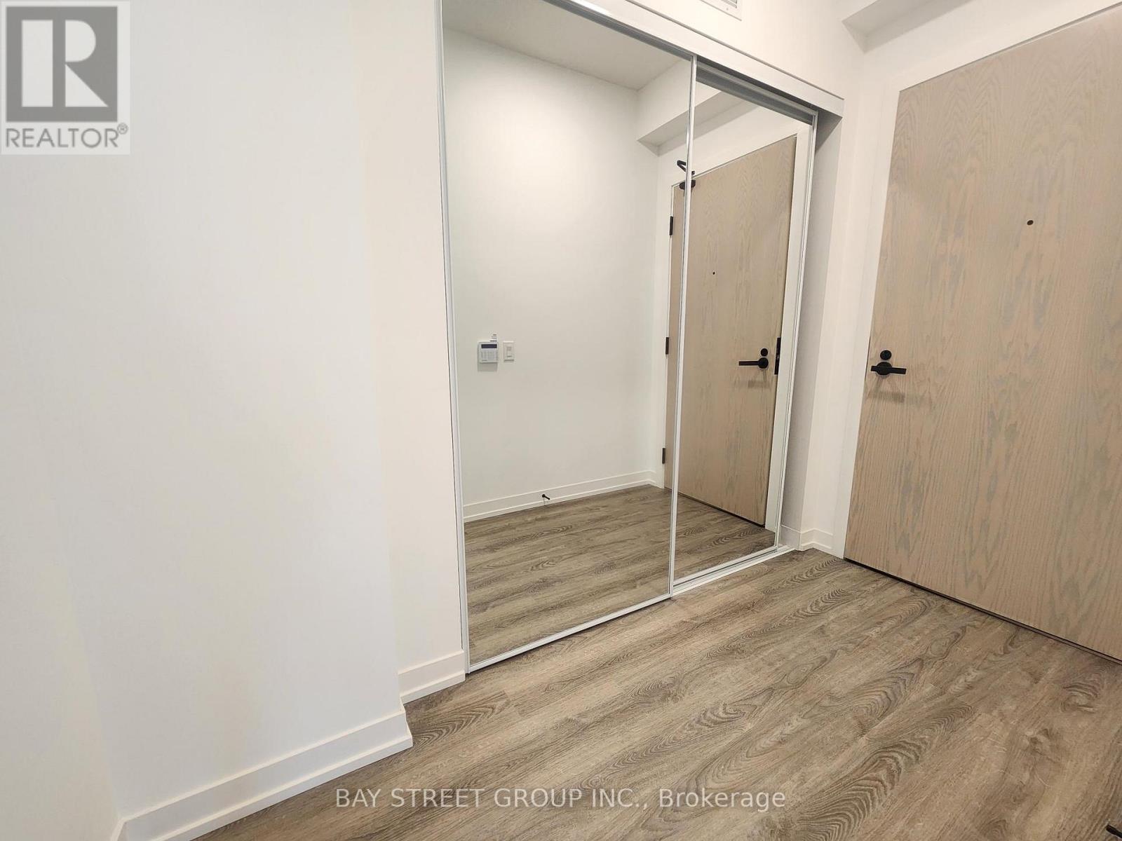 3009 - 8 Interchange Way, Vaughan, Ontario  L4K 0R2 - Photo 5 - N12628310