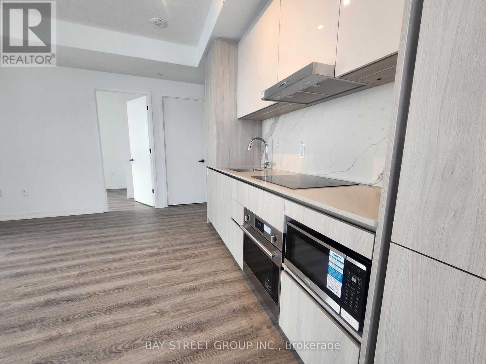 3009 - 8 Interchange Way, Vaughan, Ontario  L4K 0R2 - Photo 11 - N12628310