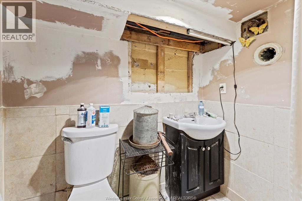 1048 Pelissier, Windsor, Ontario  N9A 4L7 - Photo 13 - 26000238