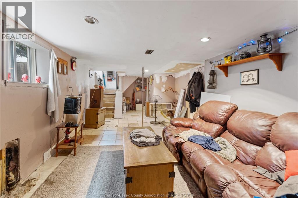 1048 Pelissier, Windsor, Ontario  N9A 4L7 - Photo 8 - 26000238
