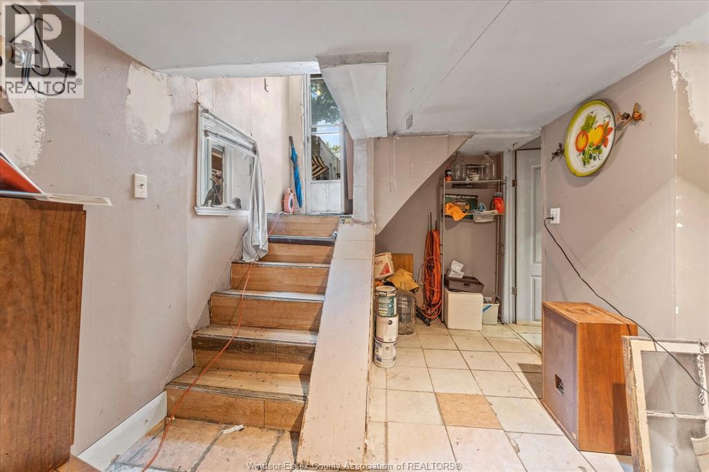 1048 Pelissier, Windsor, Ontario  N9A 4L7 - Photo 4 - 26000233
