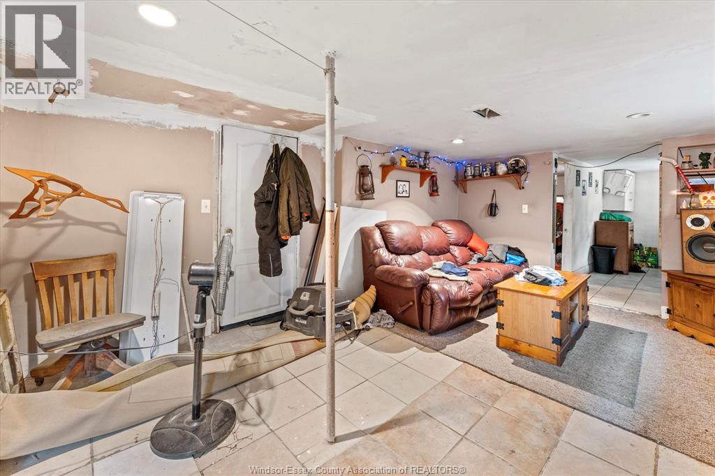 1048 Pelissier, Windsor, Ontario  N9A 4L7 - Photo 5 - 26000233