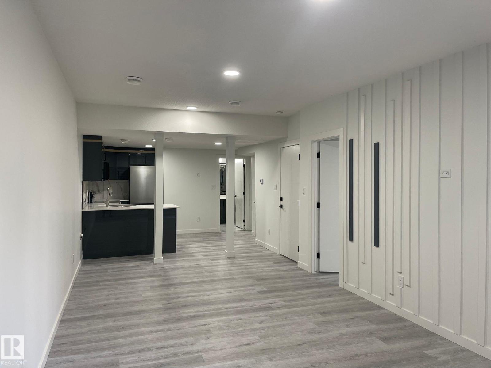 Basement 1565 Esaiw Pl Nw, Edmonton, Alberta  T6M 0E5 - Photo 2 - E4469091