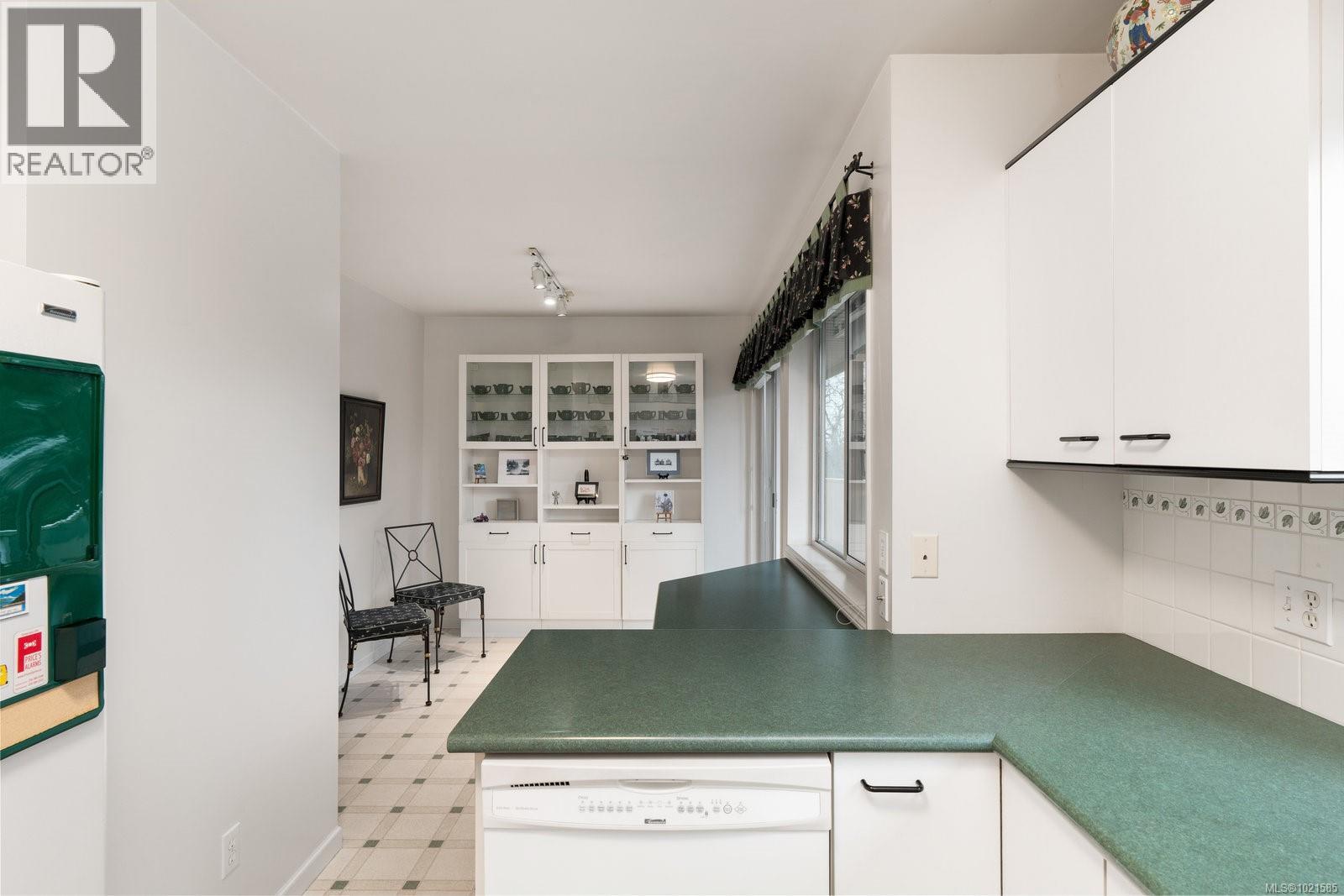 5 1356 Slater St, Saanich, British Columbia  V8X 2P9 - Photo 12 - 1021585