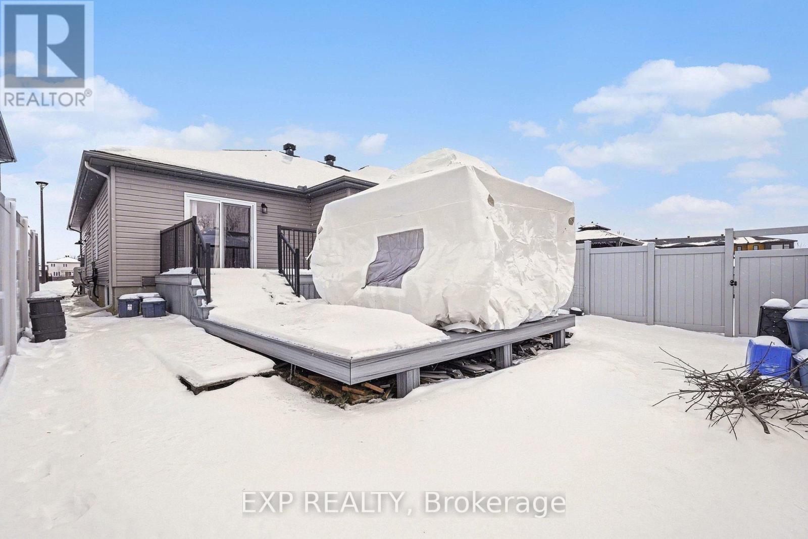 220 Capri Avenue, Russell, Ontario K0A 1W0 - Photo 14 - X12664076