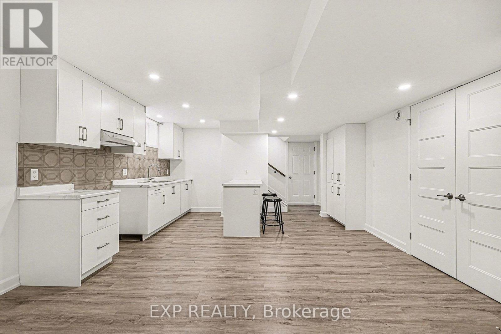 220 Capri Avenue, Russell, Ontario K0A 1W0 - Photo 6 - X12664076