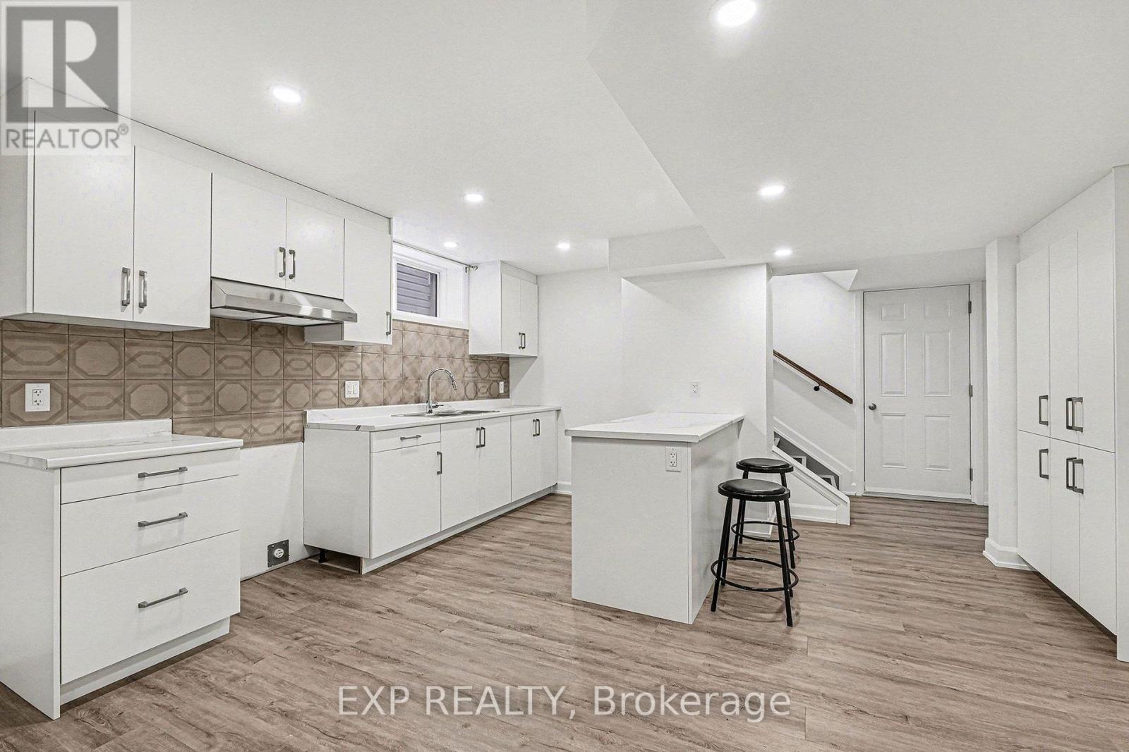 220 Capri Avenue, Russell, Ontario K0A 1W0 - Photo 7 - X12664076