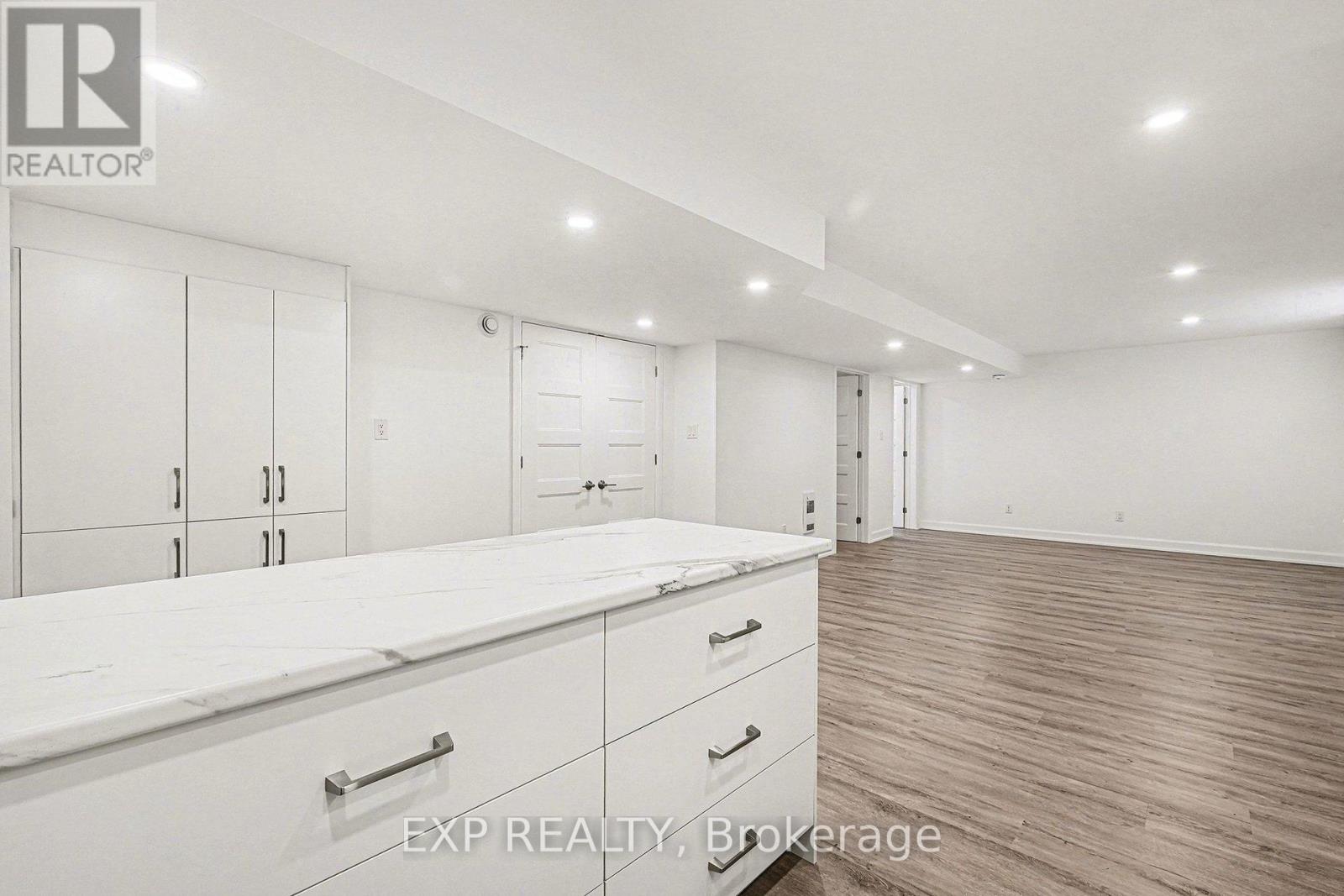 220 Capri Avenue, Russell, Ontario K0A 1W0 - Photo 8 - X12664076