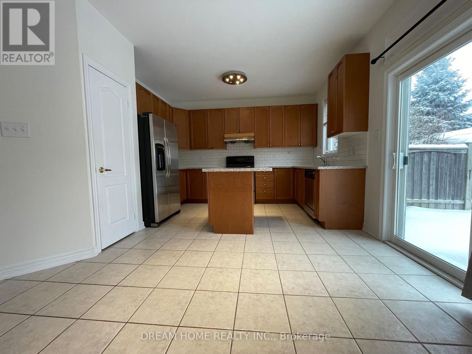 8 Mimosa Street, Markham, Ontario  L6E 1E1 - Photo 4 - N12659294