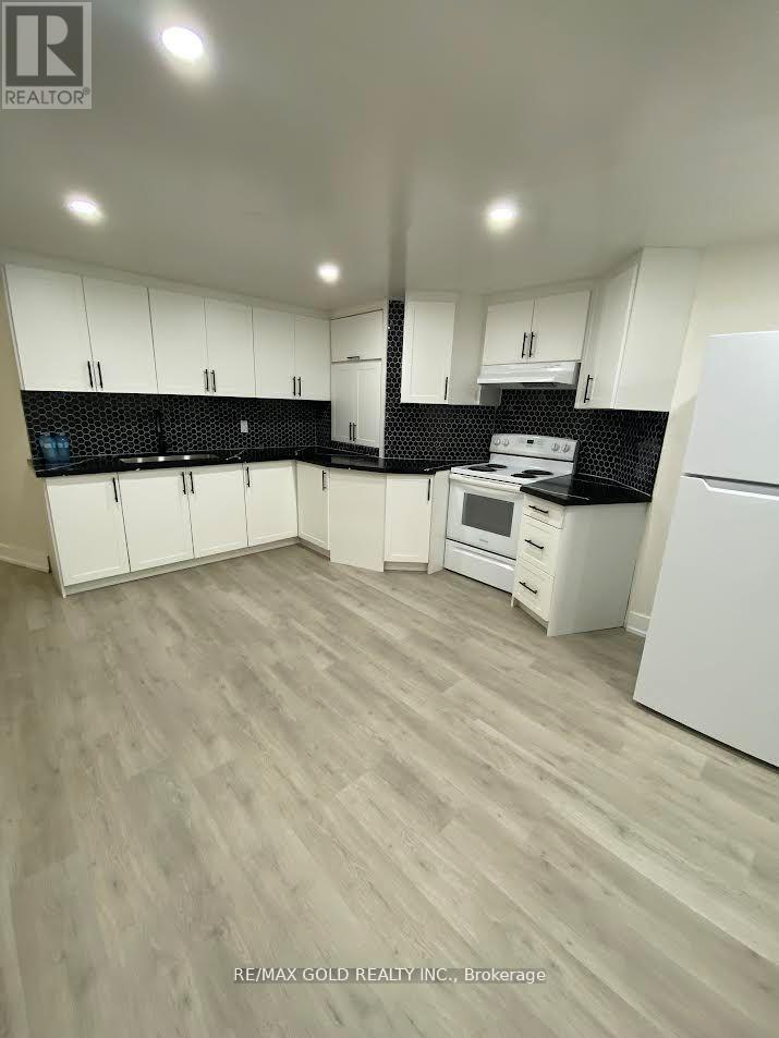 68 Sprucelands Avenue, Brampton, Ontario  L6R 1N3 - Photo 5 - W12658576