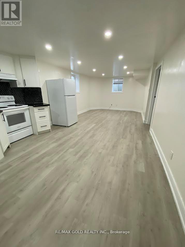 68 Sprucelands Avenue, Brampton, Ontario  L6R 1N3 - Photo 9 - W12658576