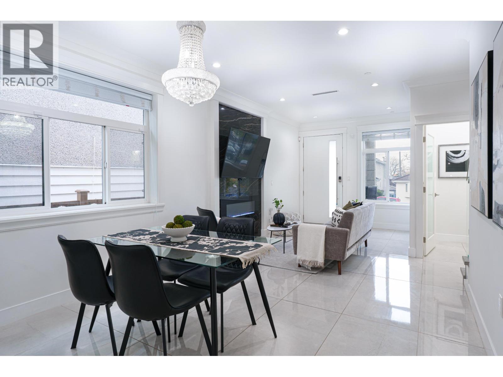 3216 Vimy Crescent, Vancouver, British Columbia  V5M 4B4 - Photo 3 - R3076001