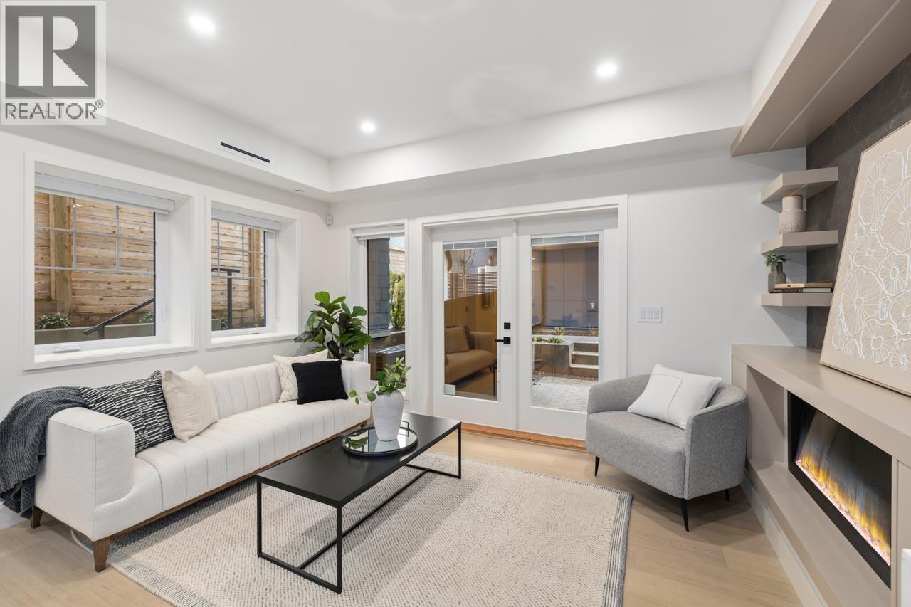 2432 W 49th Avenue, Vancouver, British Columbia  V6M 2V3 - Photo 3 - R3076011