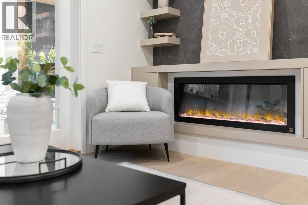 2432 W 49th Avenue, Vancouver, British Columbia  V6M 2V3 - Photo 6 - R3076011