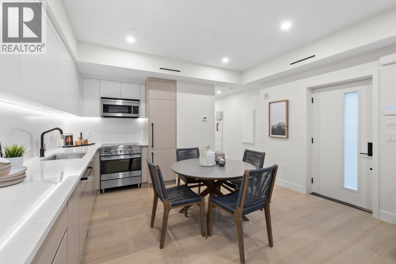 2432 W 49th Avenue, Vancouver, British Columbia  V6M 2V3 - Photo 7 - R3076011