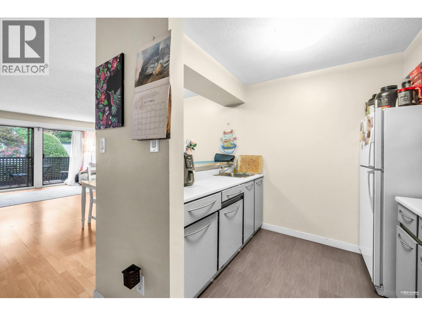 208 1955 Woodway Place, Burnaby, British Columbia  V5B 4S5 - Photo 11 - R3076050