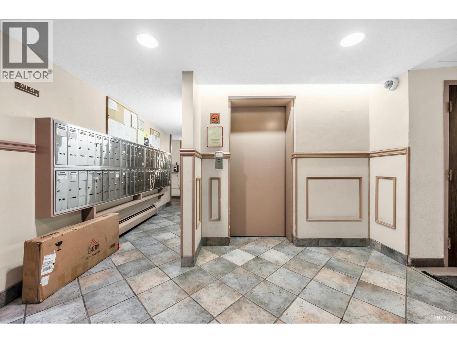 208 1955 Woodway Place, Burnaby, British Columbia  V5B 4S5 - Photo 18 - R3076050