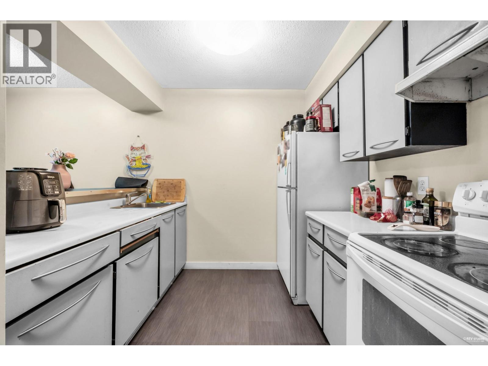 208 1955 Woodway Place, Burnaby, British Columbia  V5B 4S5 - Photo 9 - R3076050