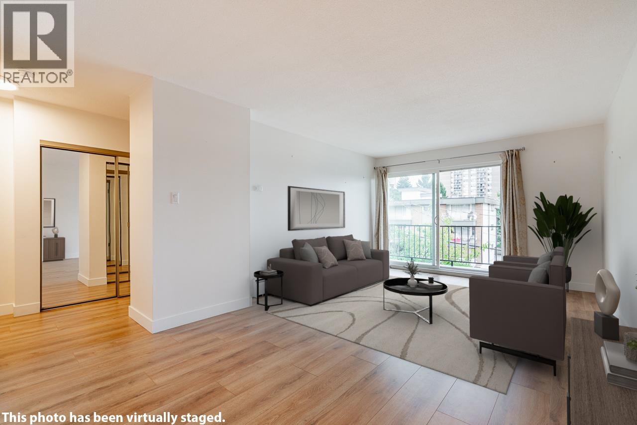 306 505 Ninth Street, New Westminster, British Columbia  V3M 3W6 - Photo 2 - R3076056