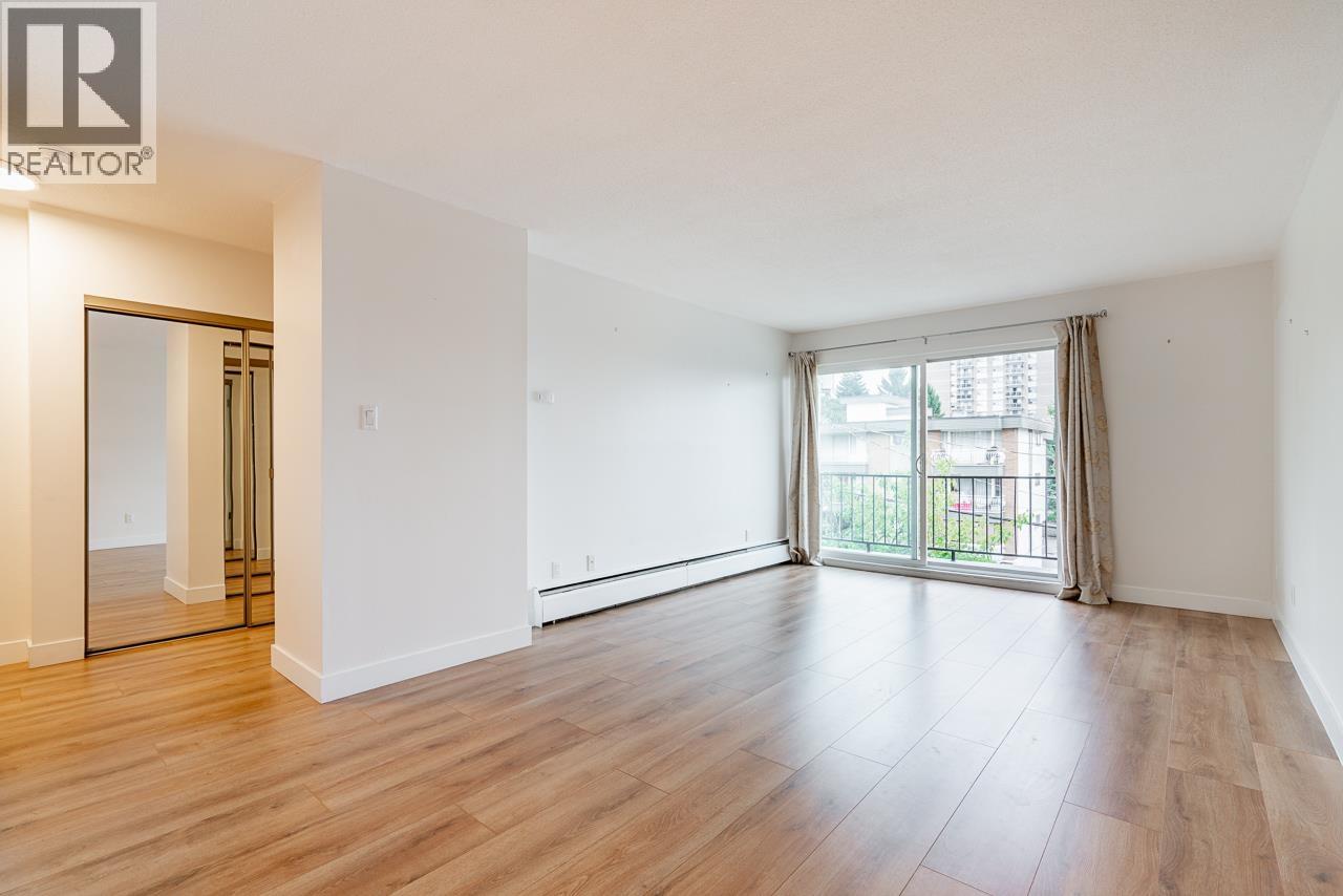 306 505 Ninth Street, New Westminster, British Columbia  V3M 3W6 - Photo 3 - R3076056