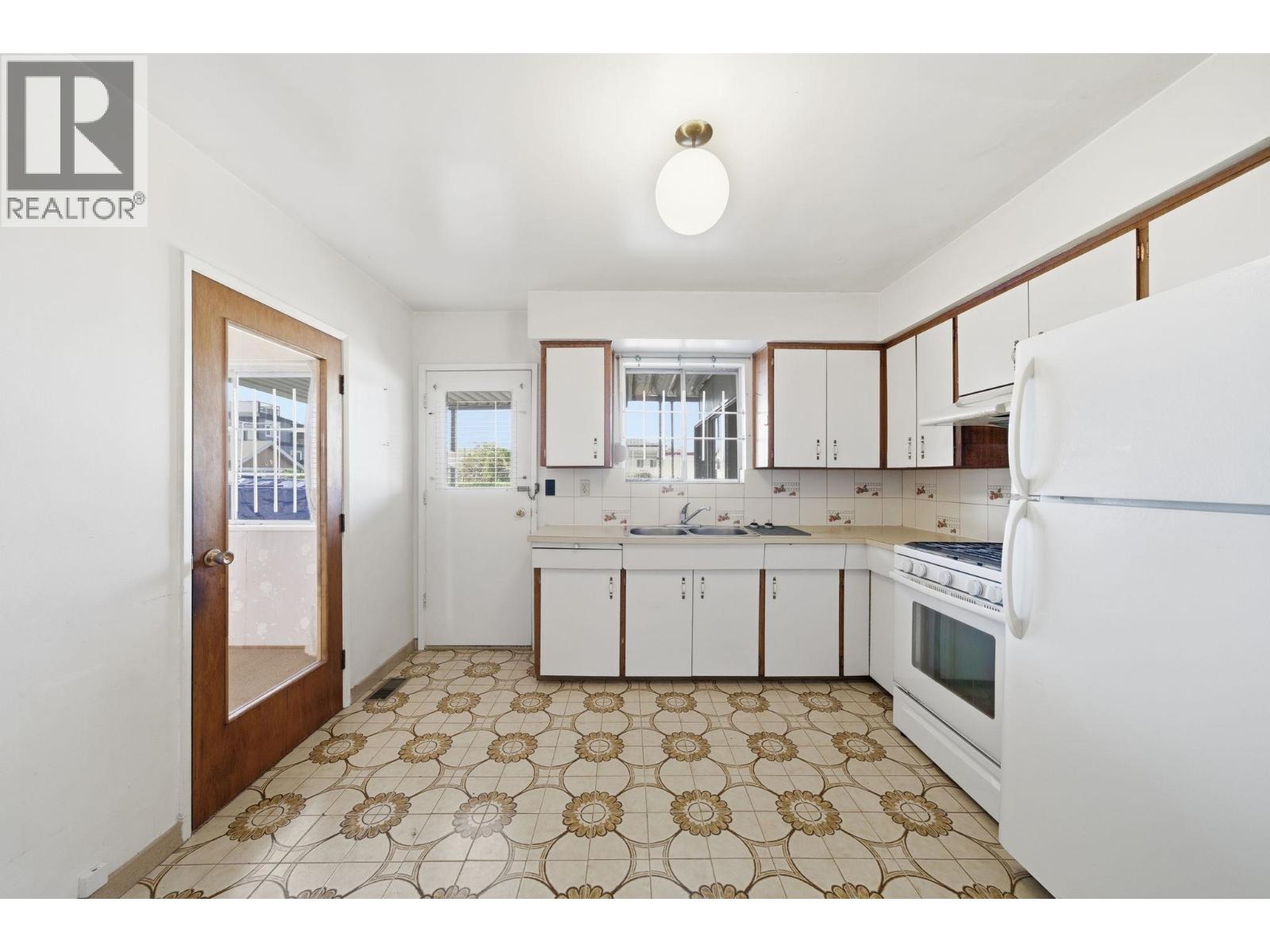 4561 Manor Street, Vancouver, British Columbia  V5R 3X4 - Photo 18 - R3076016