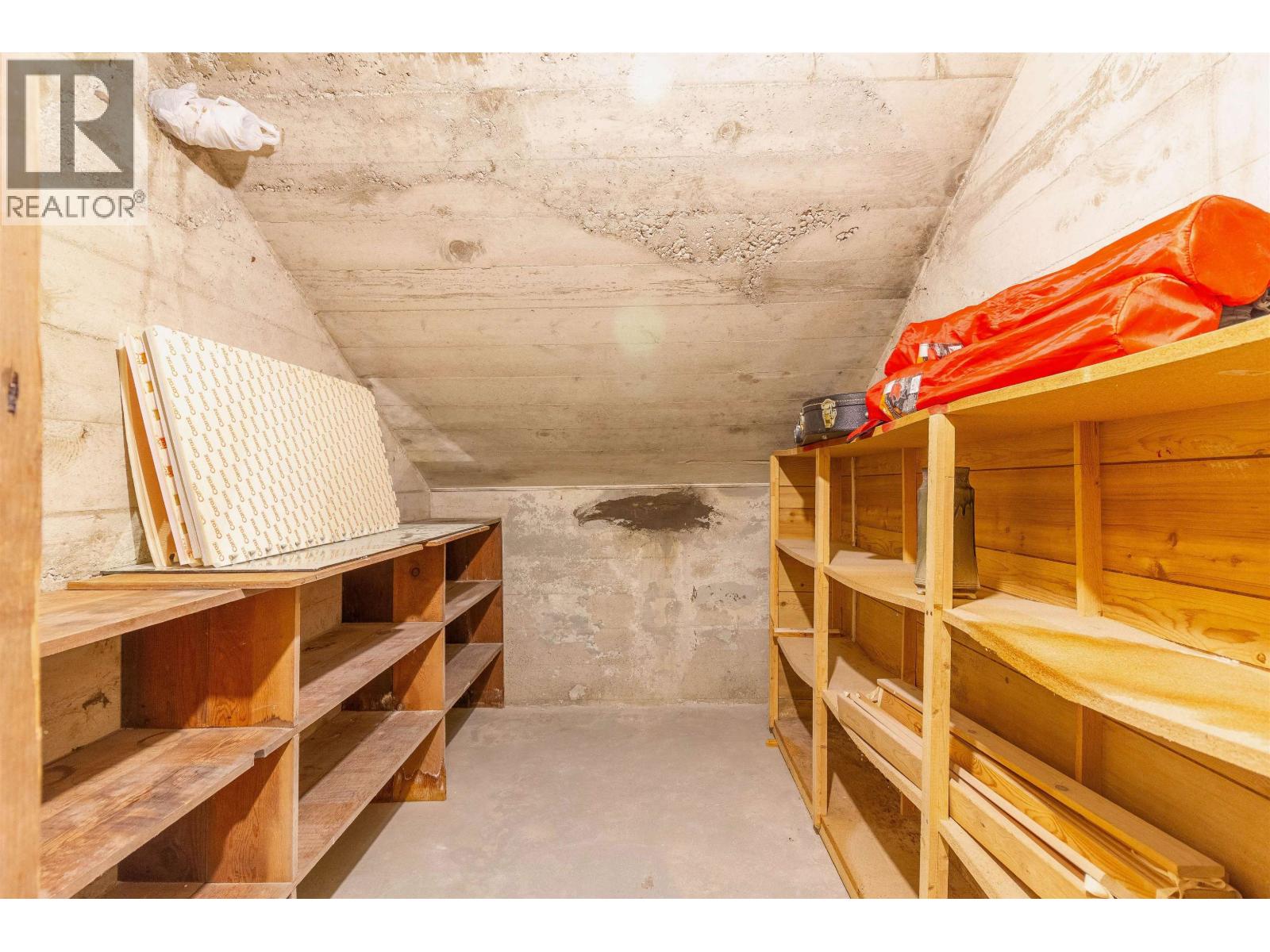 4810 Fairlawn Drive, Burnaby, British Columbia V5C 3R8 - Photo 26 - R3076034