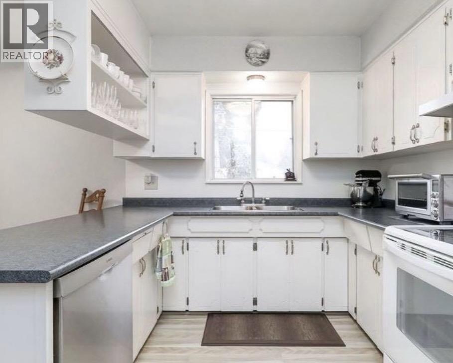 3062 Wellington Street, Port Coquitlam, British Columbia  V3B 3X2 - Photo 2 - R3076040