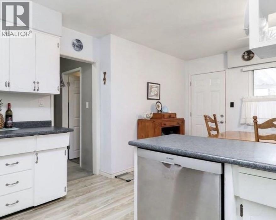 3062 Wellington Street, Port Coquitlam, British Columbia  V3B 3X2 - Photo 3 - R3076040