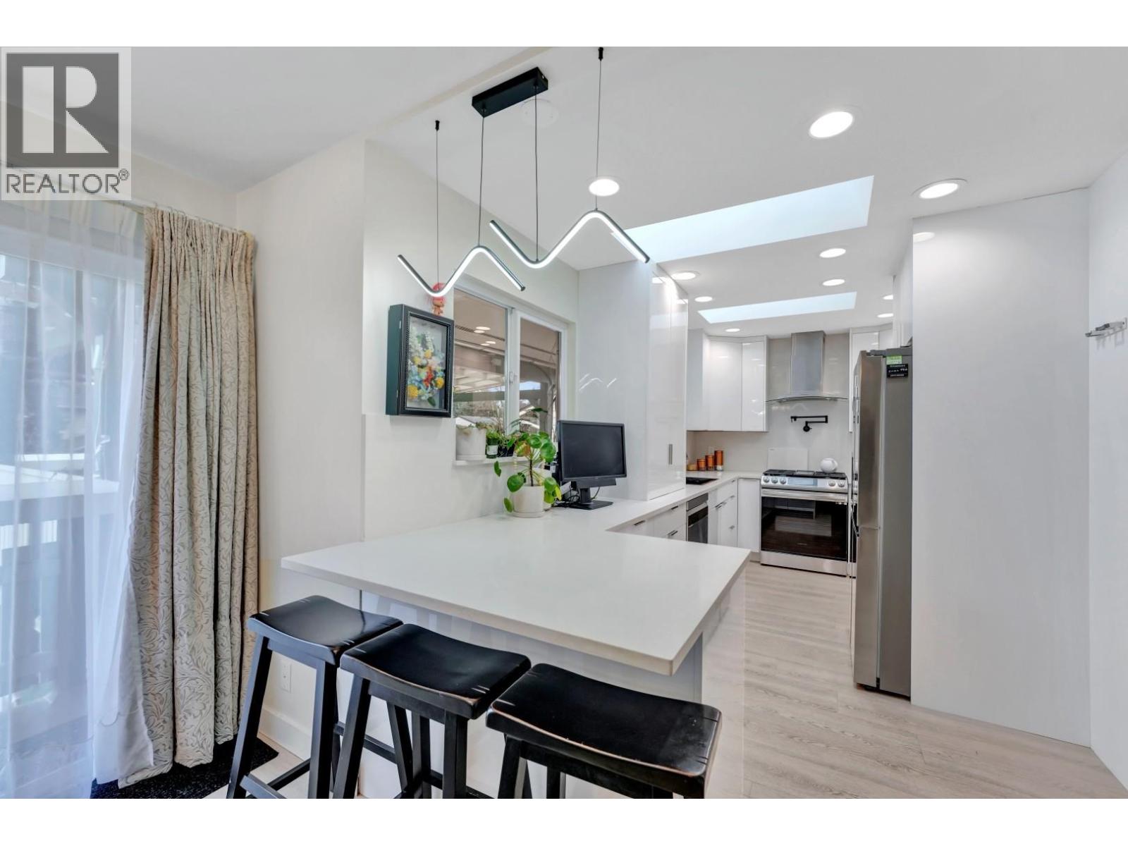 3512 Pearkes Place, Port Coquitlam, British Columbia  V3B 5E5 - Photo 8 - R3076065