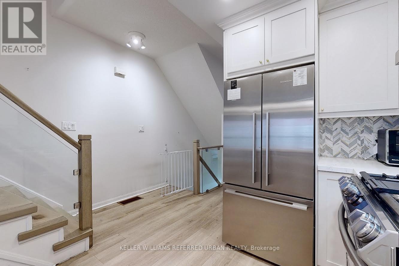 4a Portland Street, Toronto, Ontario  M5V 3N6 - Photo 13 - C12664100