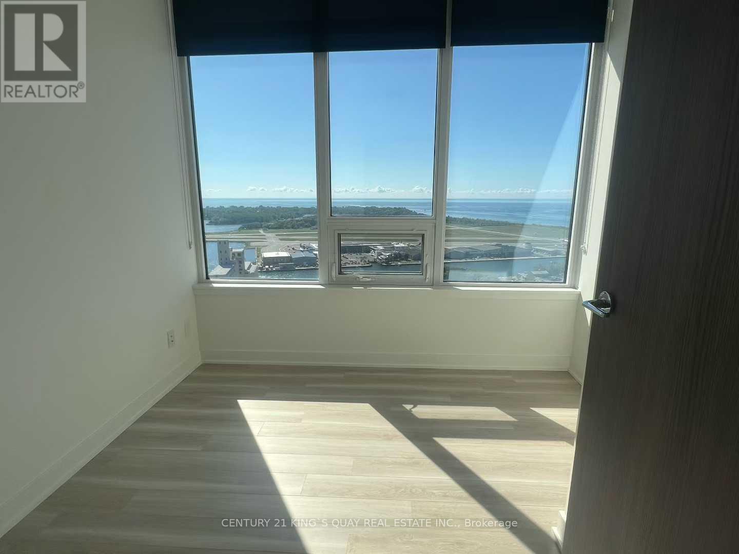 3815 - 17 Bathurst Street, Toronto, Ontario  M5V 0N1 - Photo 3 - C12664102