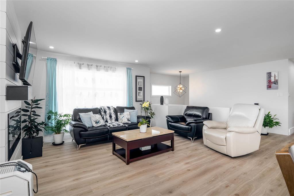 13 Glacier Bay, Steinbach, Manitoba  R5G 0Z5 - Photo 9 - 202600306