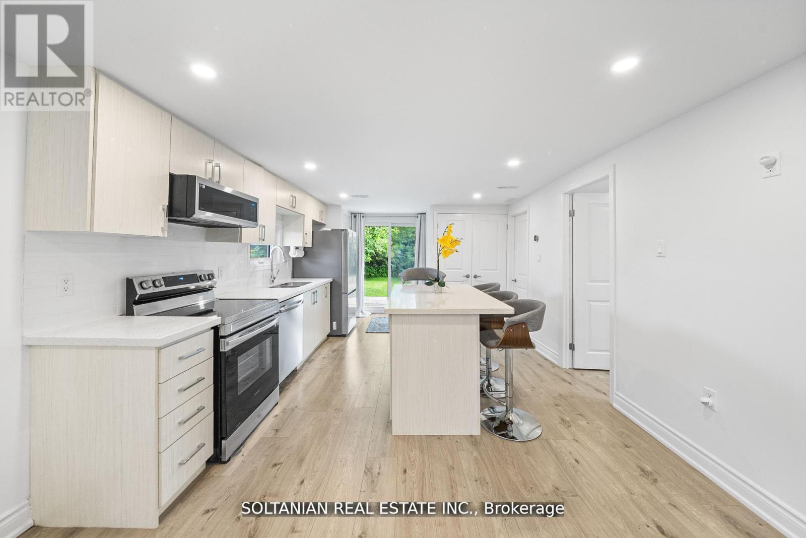 335 Miami Drive, Georgina, Ontario  L4P 2Z6 - Photo 10 - N12664116