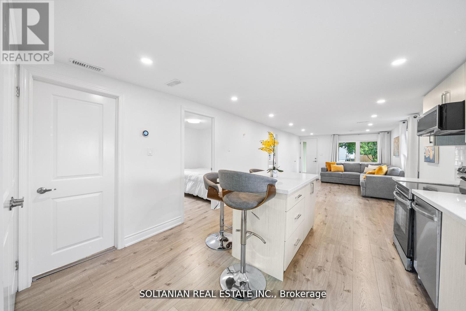 335 Miami Drive, Georgina, Ontario  L4P 2Z6 - Photo 12 - N12664116