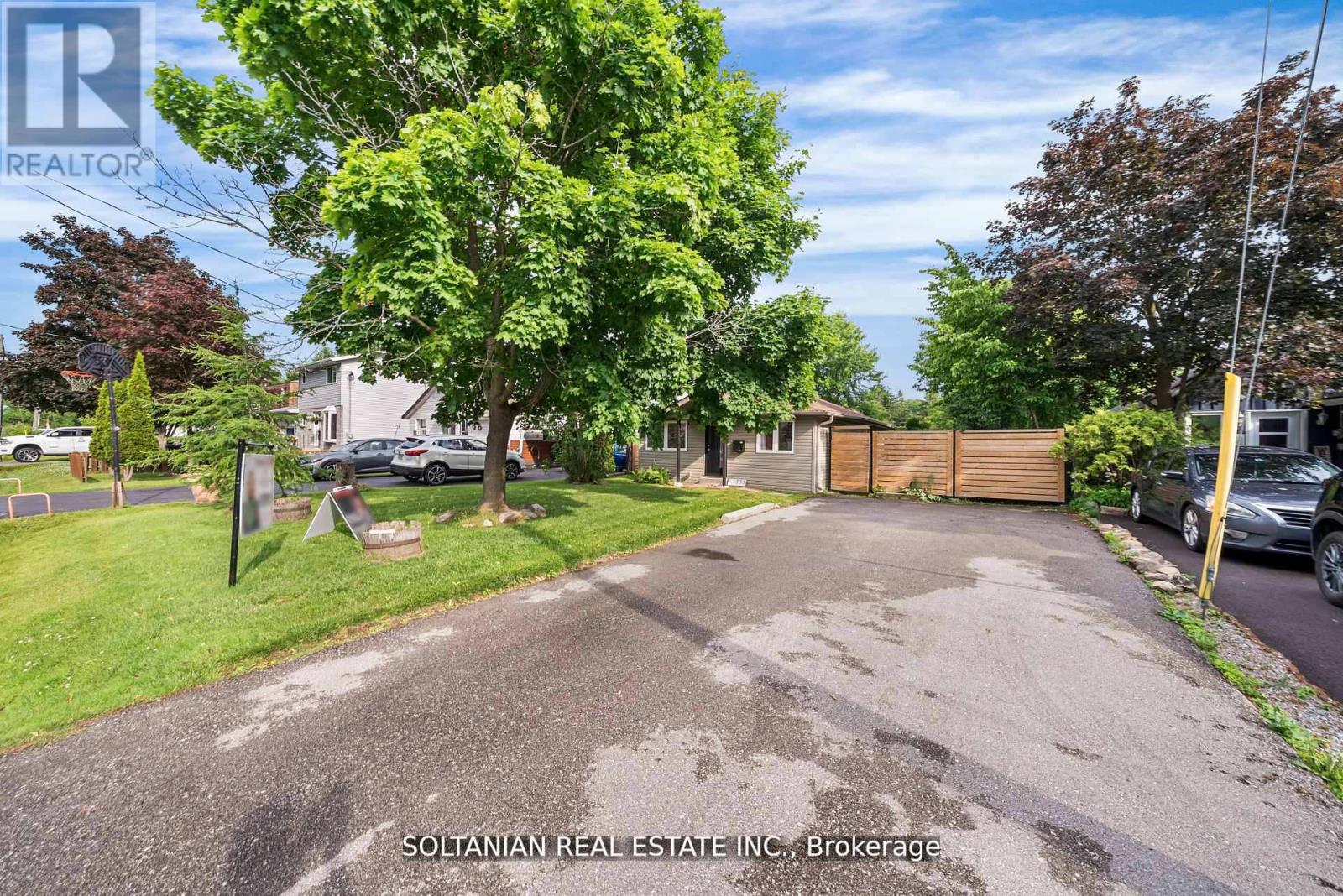 335 Miami Drive, Georgina, Ontario  L4P 2Z6 - Photo 3 - N12664116