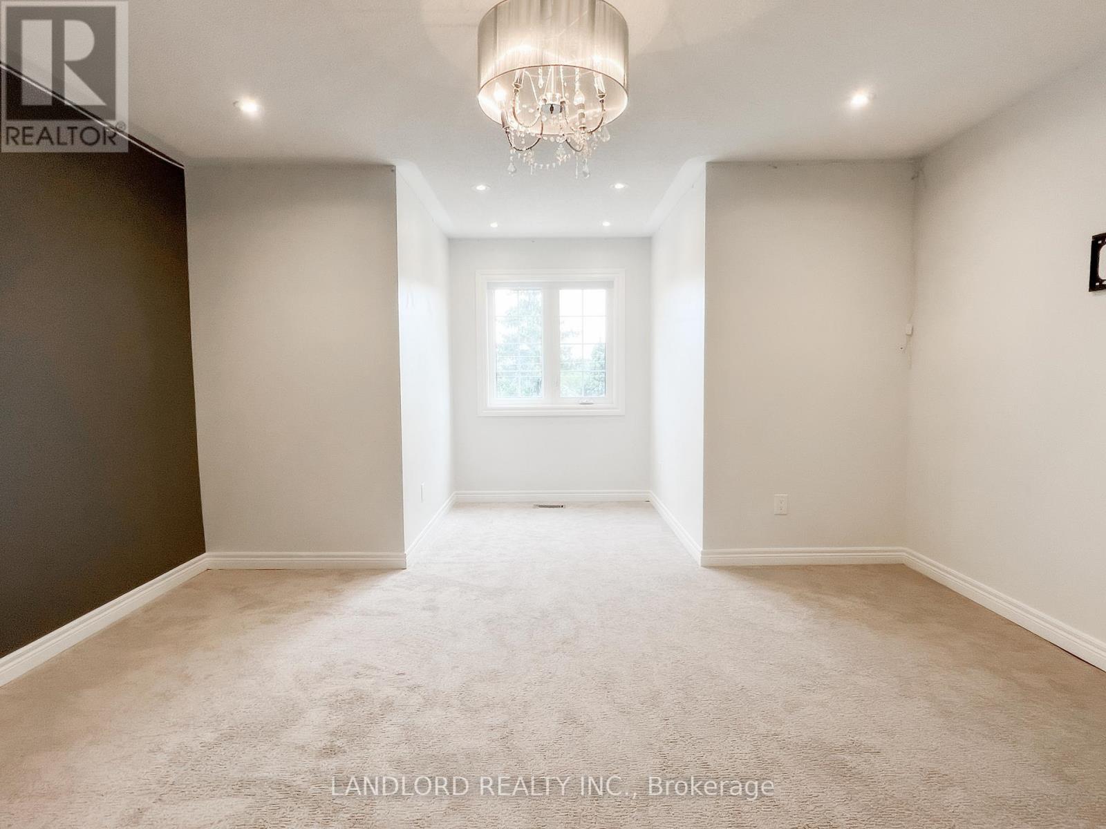 33 Benson Avenue, Richmond Hill, Ontario  L4C 4E5 - Photo 10 - N12664126