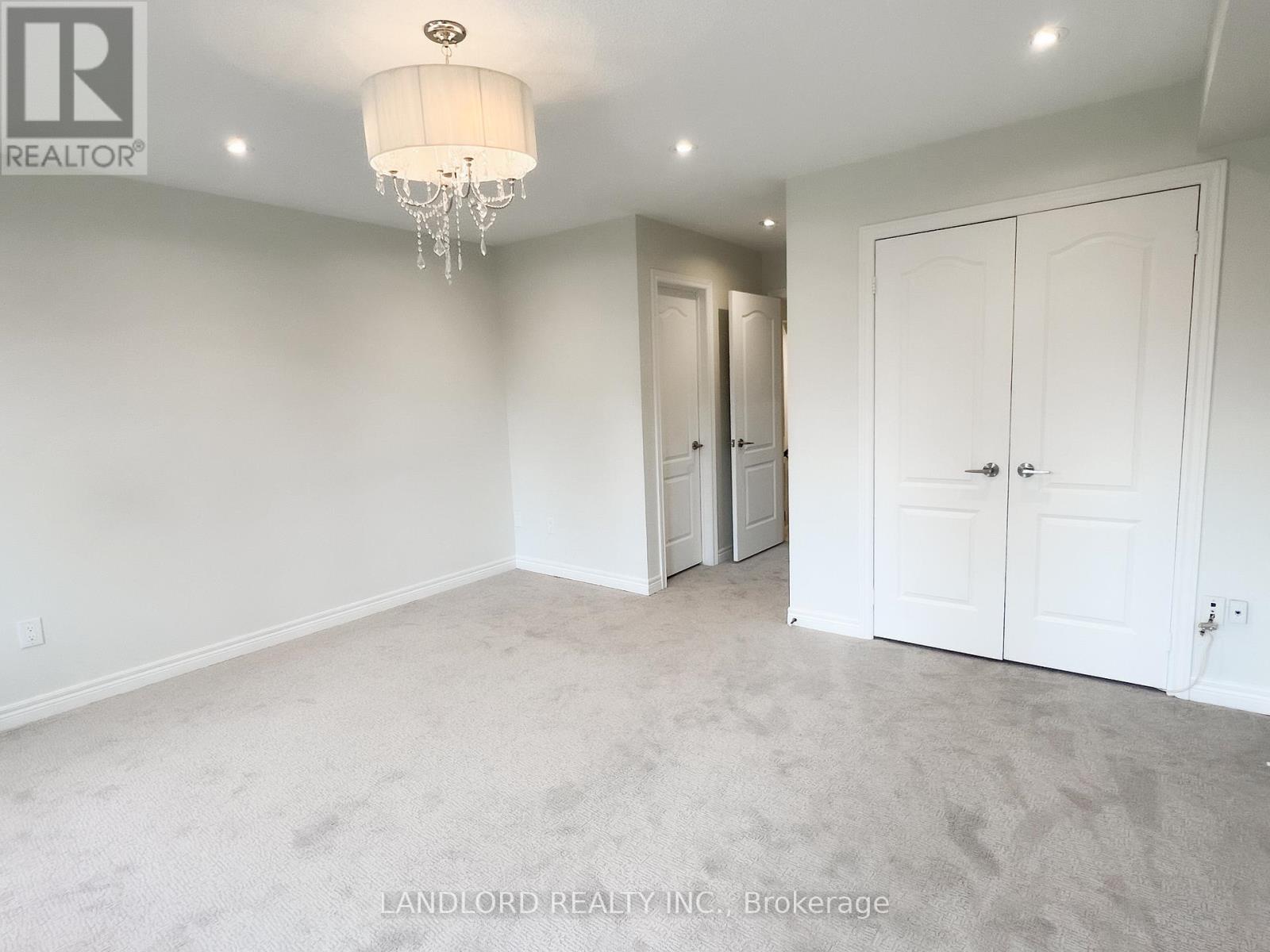 33 Benson Avenue, Richmond Hill, Ontario  L4C 4E5 - Photo 17 - N12664126