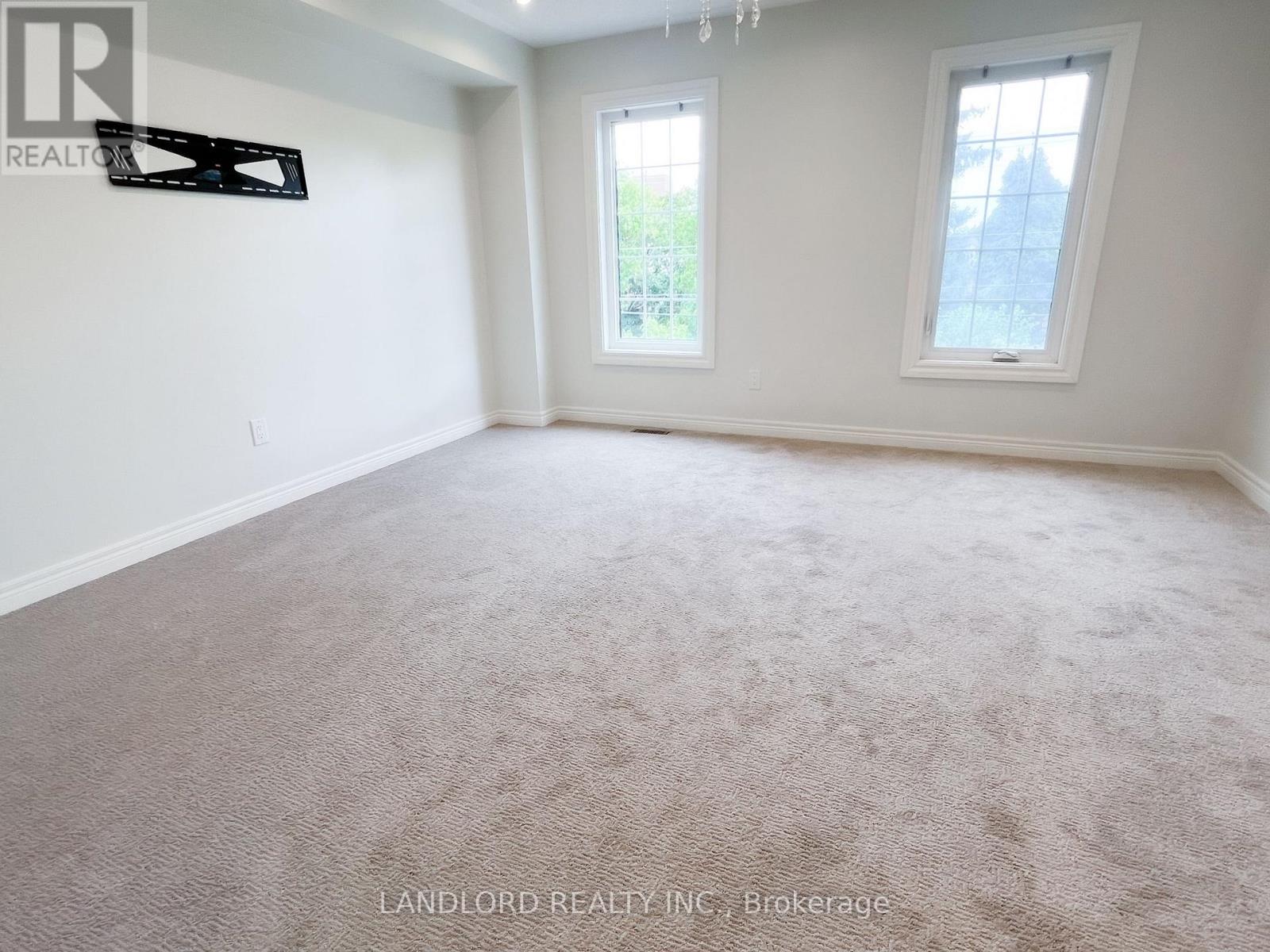 33 Benson Avenue, Richmond Hill, Ontario  L4C 4E5 - Photo 18 - N12664126