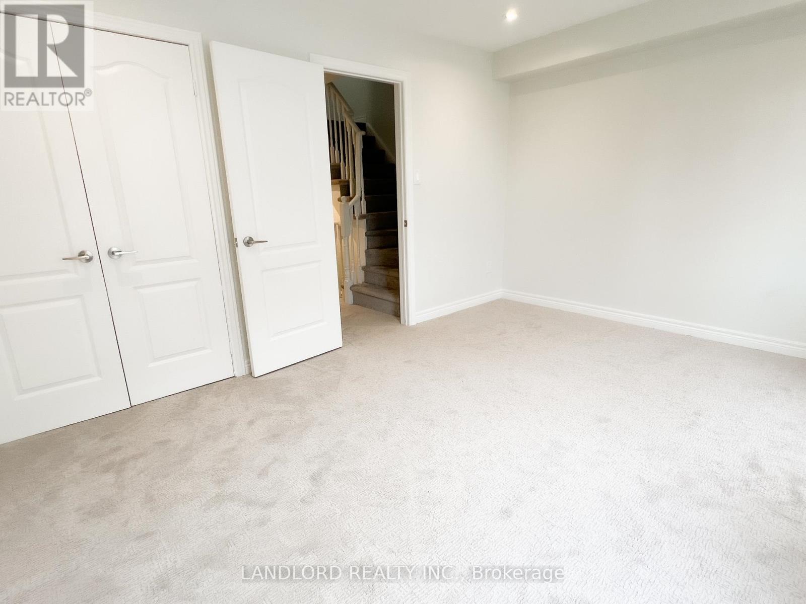 33 Benson Avenue, Richmond Hill, Ontario  L4C 4E5 - Photo 20 - N12664126