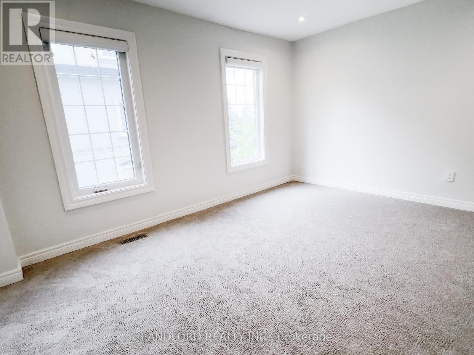 33 Benson Avenue, Richmond Hill, Ontario  L4C 4E5 - Photo 21 - N12664126