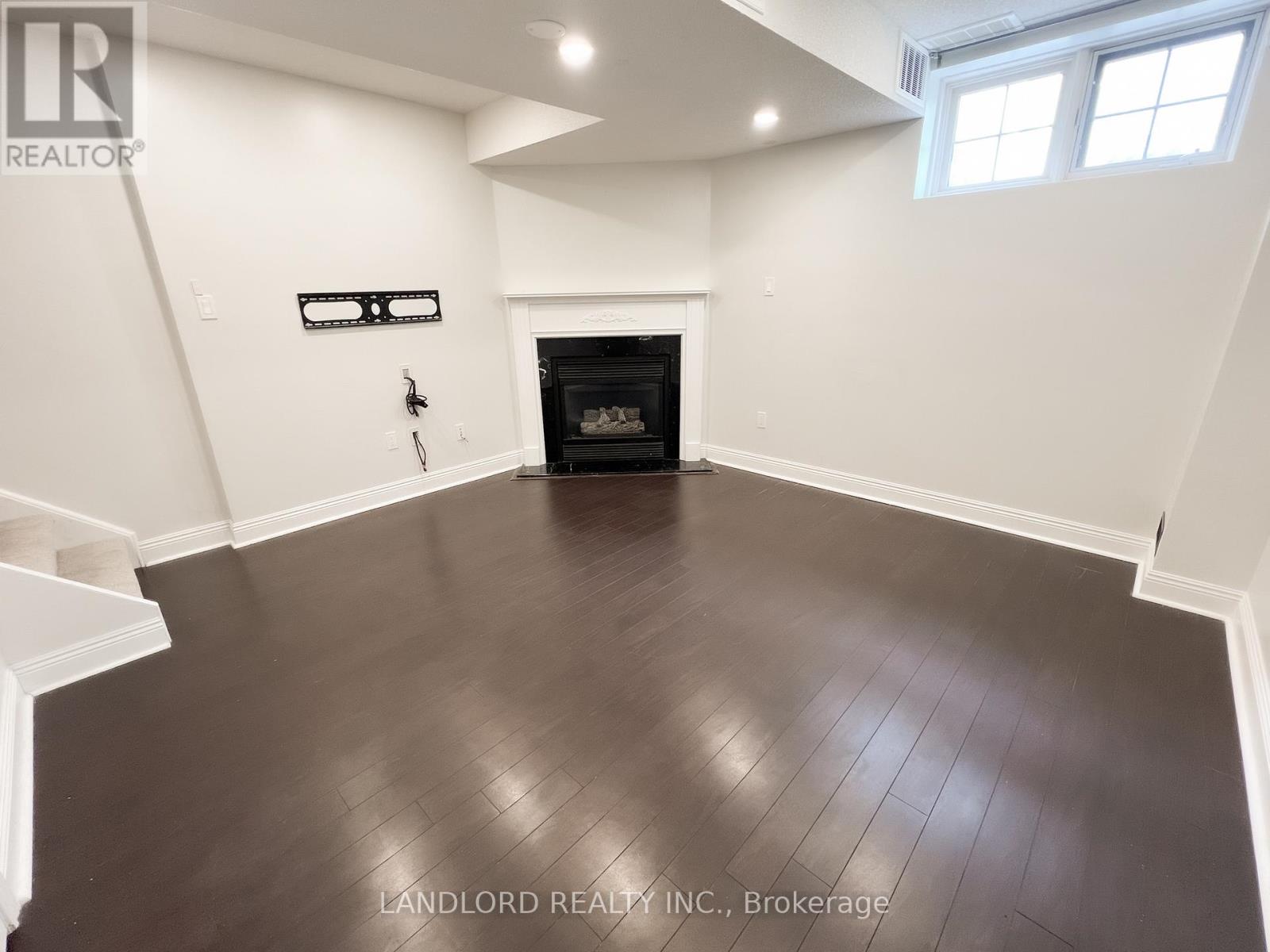 33 Benson Avenue, Richmond Hill, Ontario  L4C 4E5 - Photo 23 - N12664126