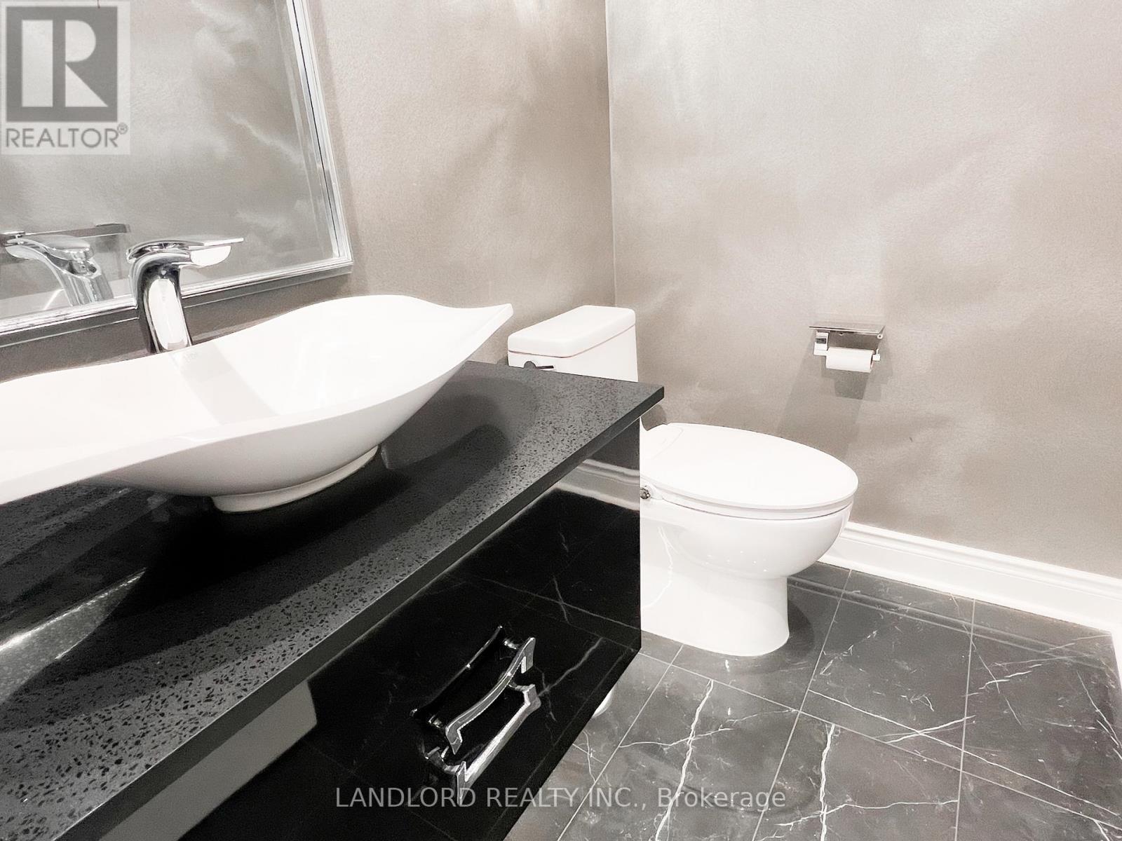 33 Benson Avenue, Richmond Hill, Ontario  L4C 4E5 - Photo 25 - N12664126