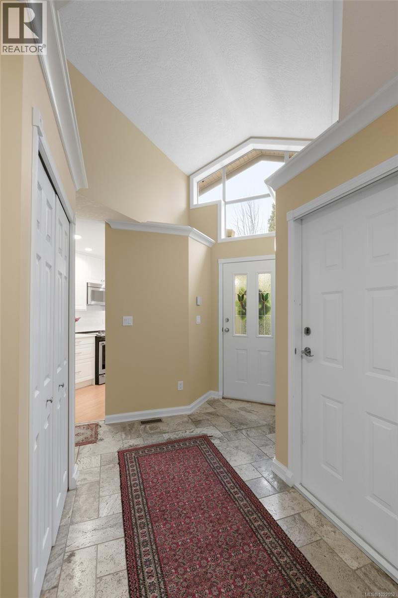 8 500 Marsett Pl, Saanich, British Columbia  V8Z 7J1 - Photo 13 - 1022052