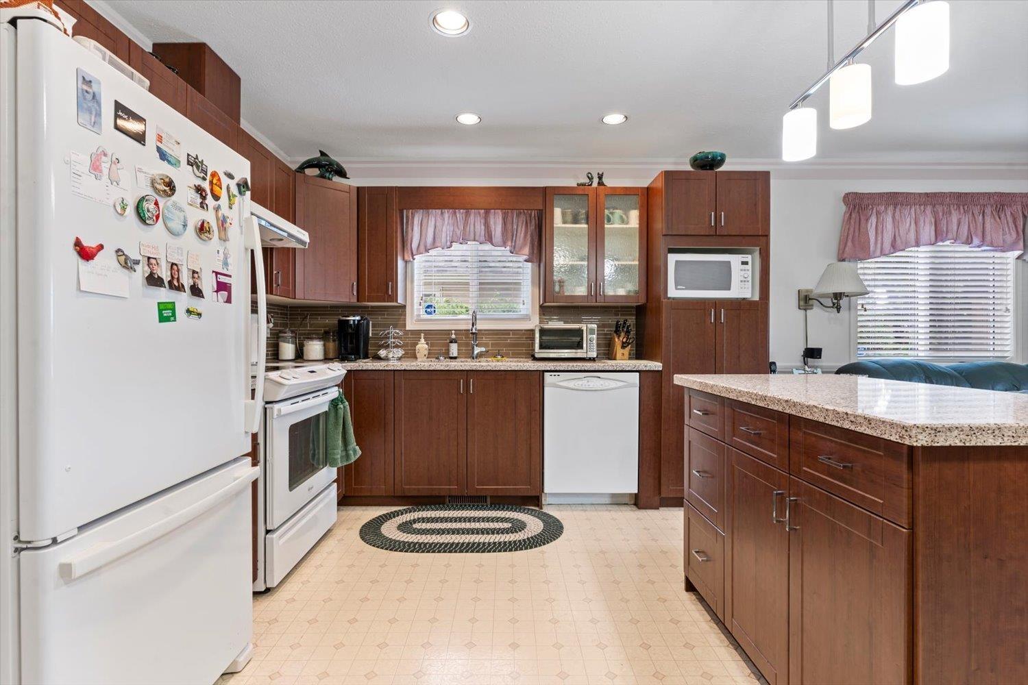 5754 Tyson Road, Sardis South, Chilliwack, British Columbia  V2R 3R6 - Photo 11 - R3075412