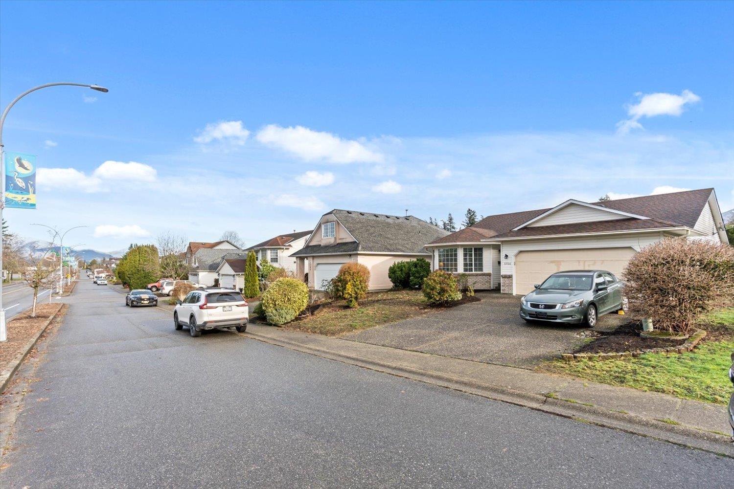 5754 Tyson Road, Sardis South, Chilliwack, British Columbia  V2R 3R6 - Photo 2 - R3075412